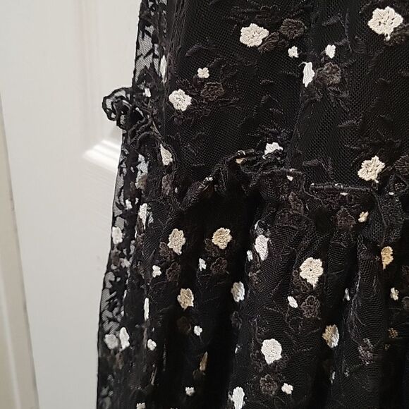 Pearl Lela Rose Embroidered Lace and Tulle Flounce Dress - Picture 8 of 16